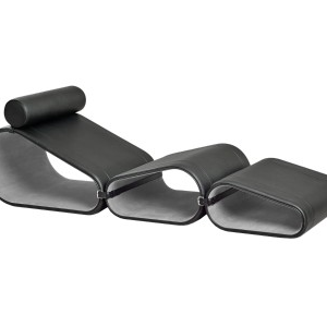 LOUNGE CHAIR